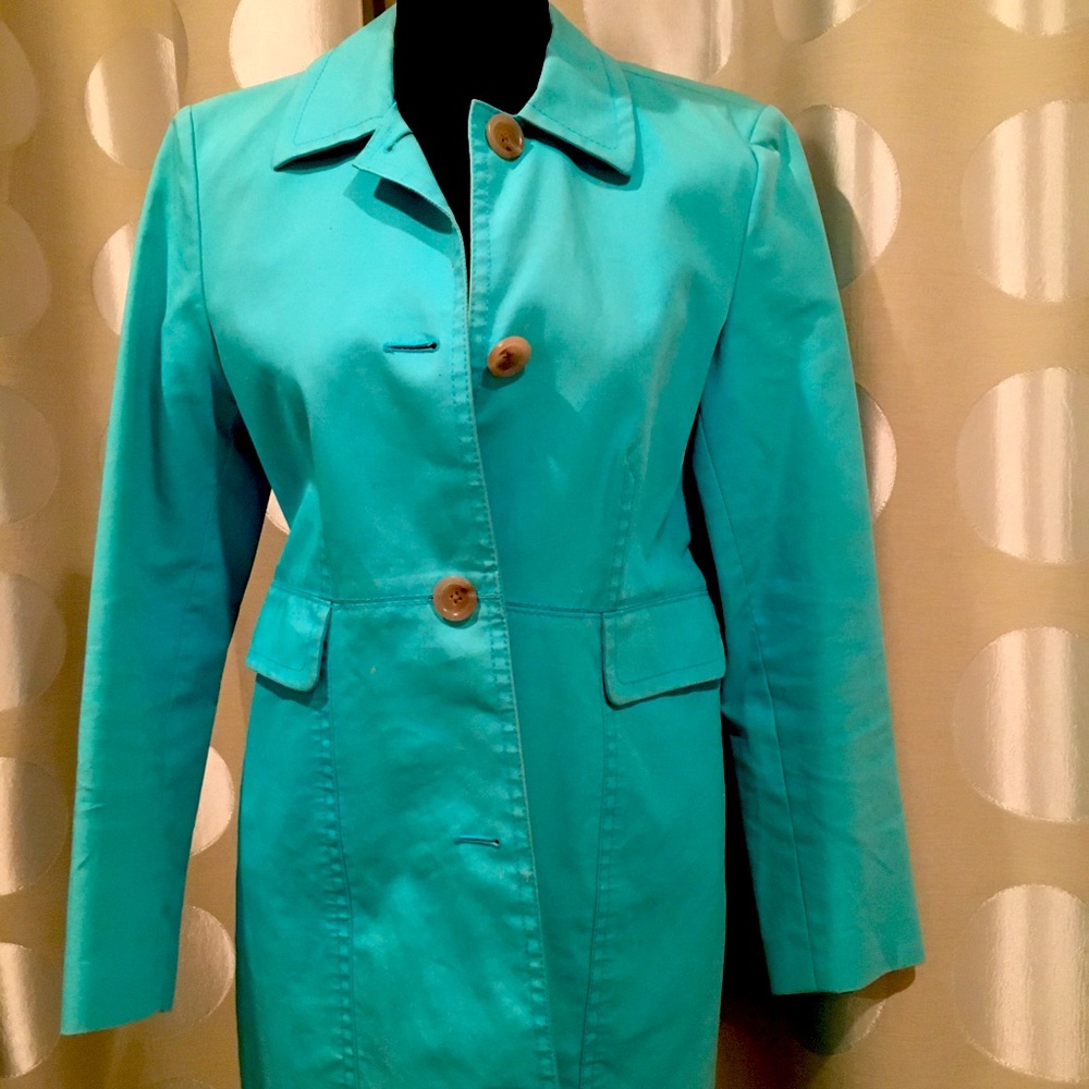 Beautiful Ann Taylor spring trench coat